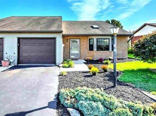1105 Roosevelt Ct, Hanover, PA 17331
