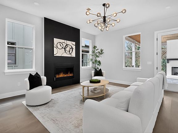 5th image of 112B Chestnut St