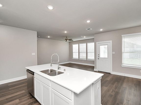 5th image of 1234 Scarlet Creek Dr