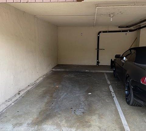 2nd image of 454 Hawthorne St