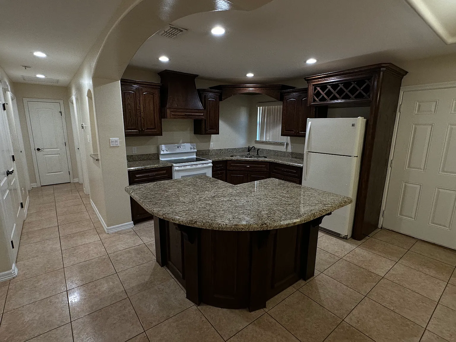2 bed, 1200 sqft, $1,000 — Photo 3