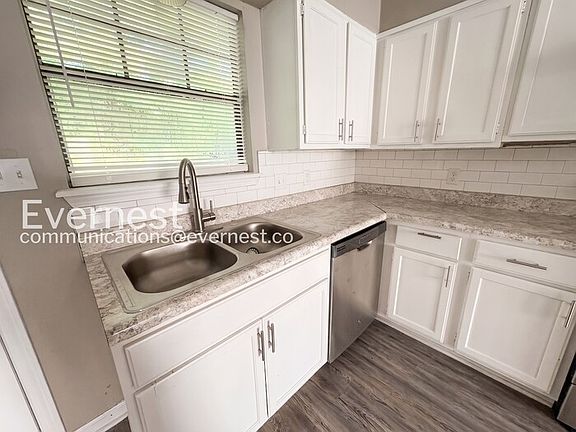 4th image of 1800 Labette Manor Dr #5