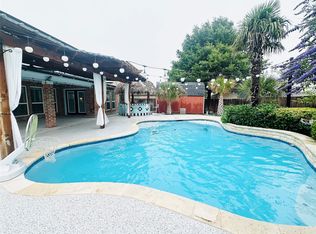 209 Nocona Dr, Waxahachie, TX 75165