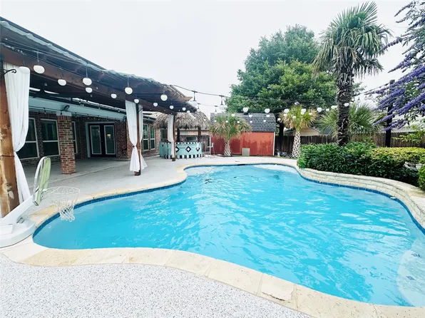 209 Nocona Dr, Waxahachie, TX 75165