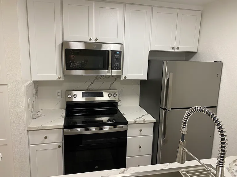 Mandarin Dr — Photo 57