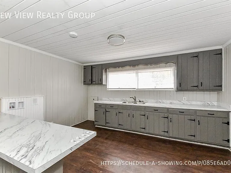217 Bennett St — Photo 4
