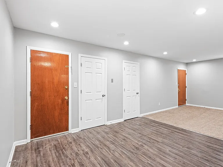 Georgian Oaks Apartments — Photo 9