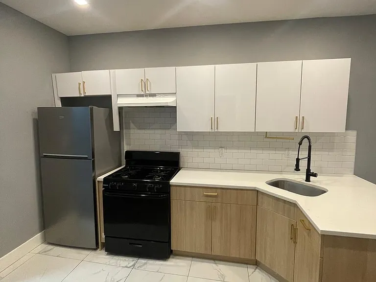235 2nd St #2 — Photo 9