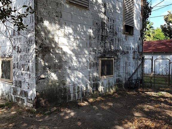 4th image of 2214 50th St