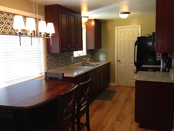 3rd image of 6697 SE Summerset Dr