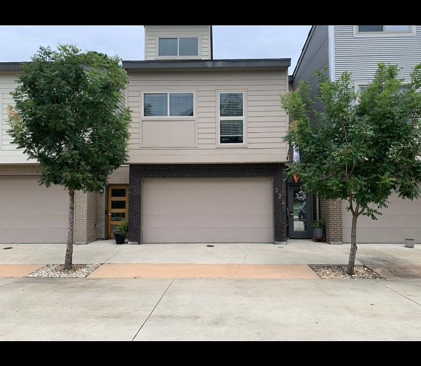 1st image of 222 Highland Oaks Ln