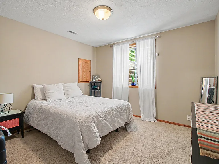 4615 Springview Dr — Photo 9