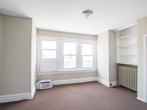 4th image of 5750 N Lambert St