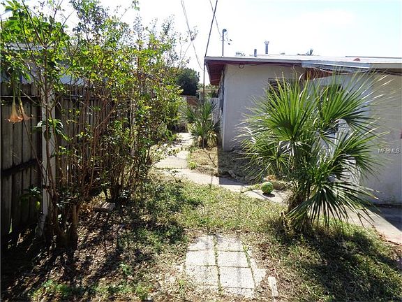 5th image of 901 Iron Oak Dr