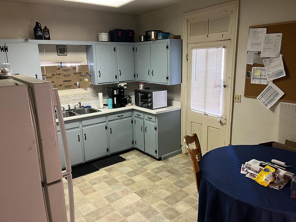 2nd image of 329 3rd St APT 1