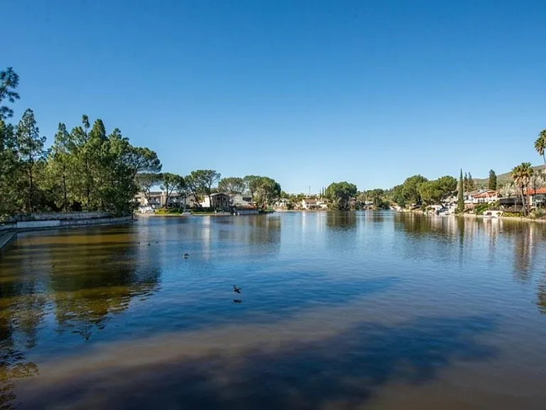 5312 Lake Lindero Dr — Photo 16