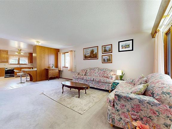 5th image of 210 Cypress STREET