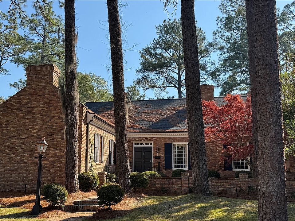 1st image of 804 Cherokee Cir