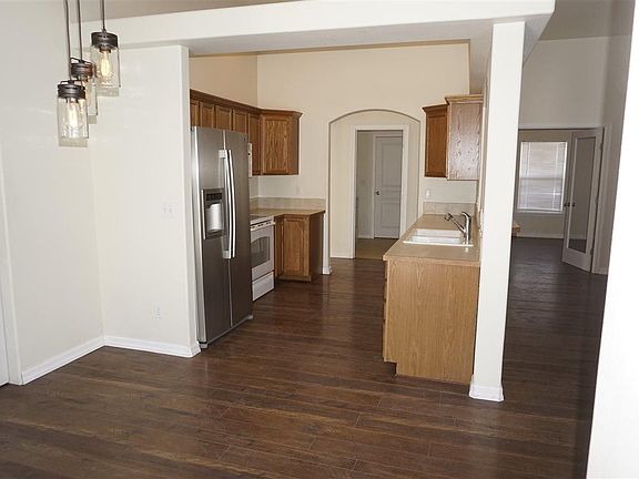 3rd image of 5715 Westport Ln