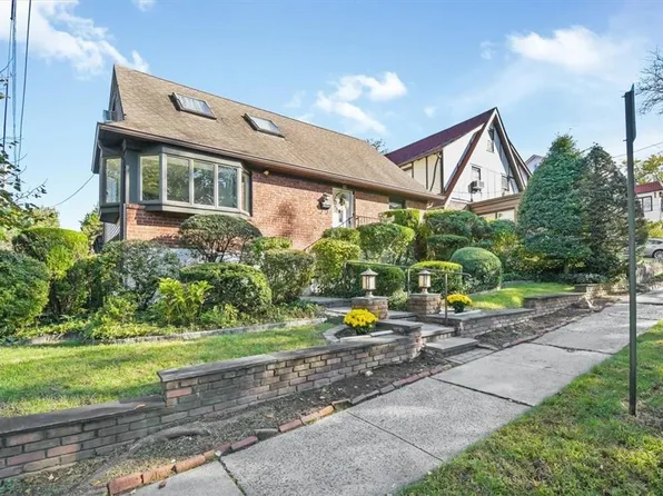 55 W Devonia Avenue, Mount Vernon, NY 10552