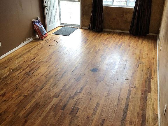 4th image of 300 Targee St