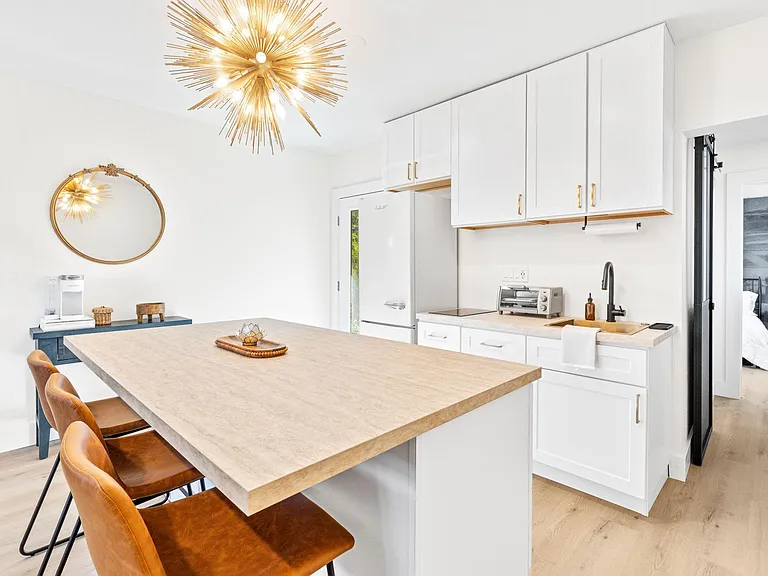 1081 Evans Ave #1 — Photo 9