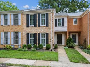 1948 Hopewood Dr, Falls Church, VA 22043