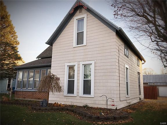 2nd image of 304 W 1st St