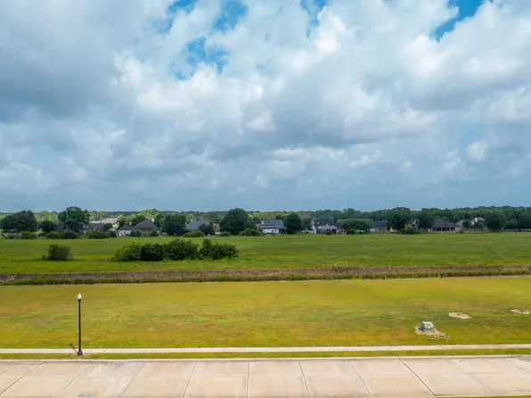104 River Estates St, Berwick, LA 70342