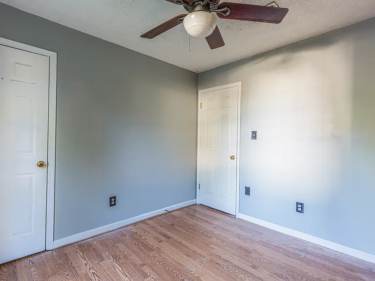 3061 Meadow Wood Ct — Photo 18