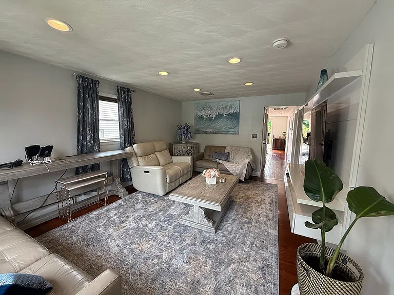 300 Mountain Ave #2 — Photo 2