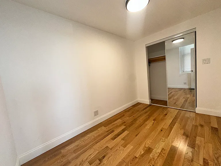 2101 S Ashland Ave #1-R — Photo 2
