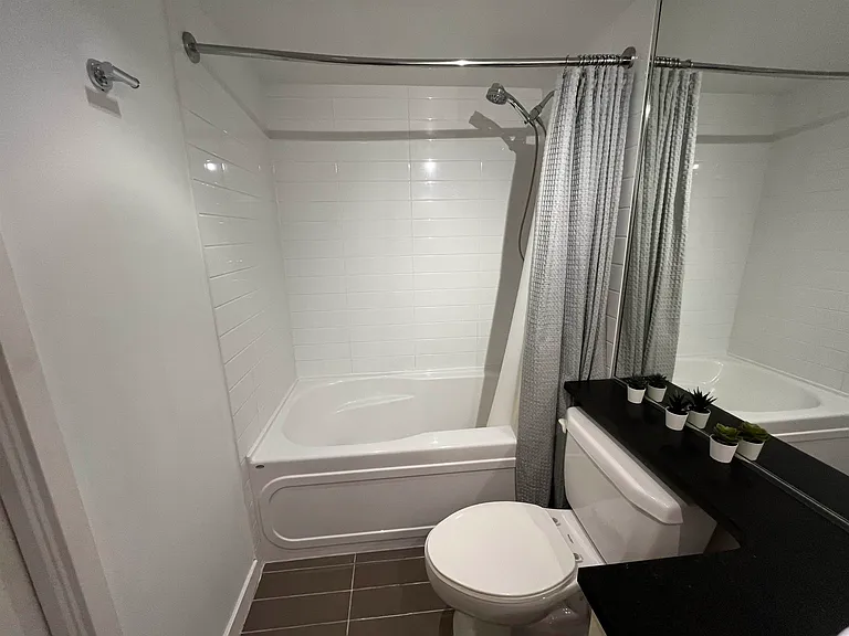 233 Robson St #501 — Photo 12