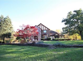 5 Cardinal Forest Ln, Spencerport, NY 14559