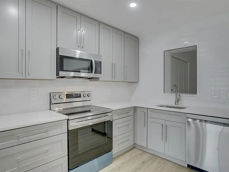 2155 NE 56th Ct — Photo 11