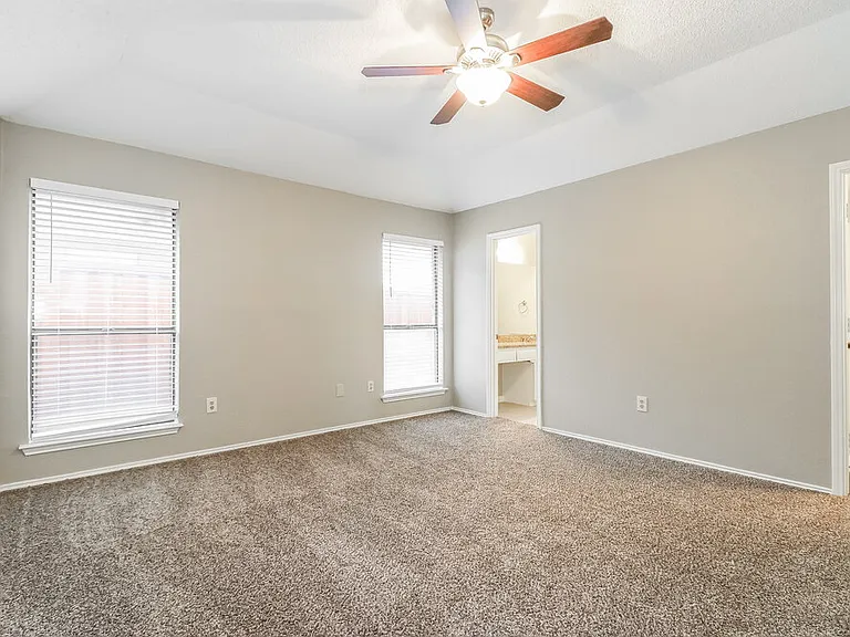 6303 Berlinetta Dr — Photo 8
