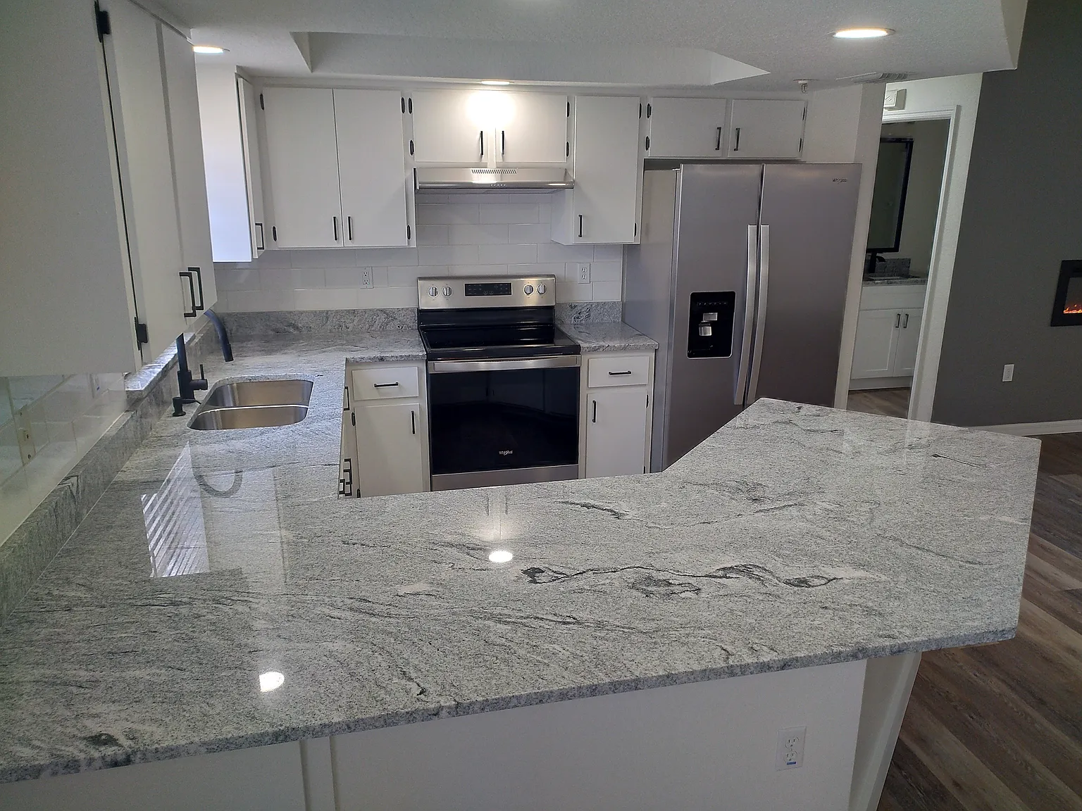 2 bed, 1050 sqft, $1,550 — Photo 2