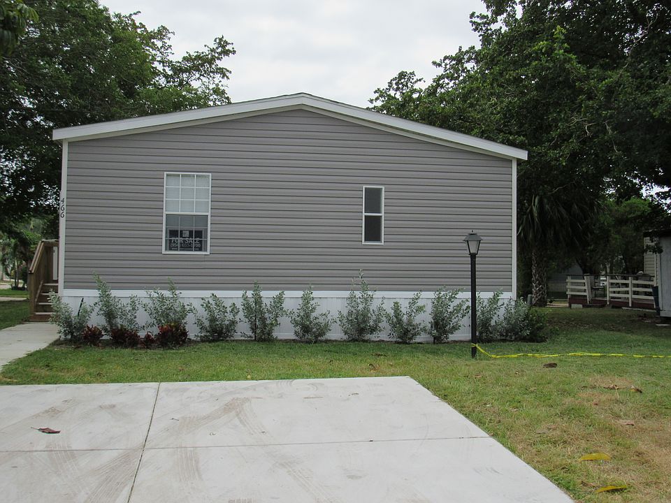 2nd image of 6800 NW 39th Ave Lot 466