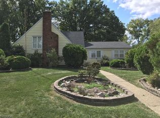 23 Hidden Glen Dr, Parsippany, NJ 07054