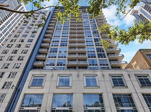 2nd image of 1305 S Michigan Ave APT 608