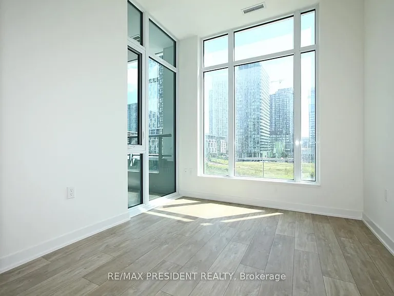 27 Bathurst St #404W — Photo 12