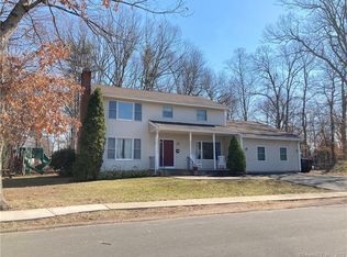 37 Parkside Dr, Plainville, CT 06062
