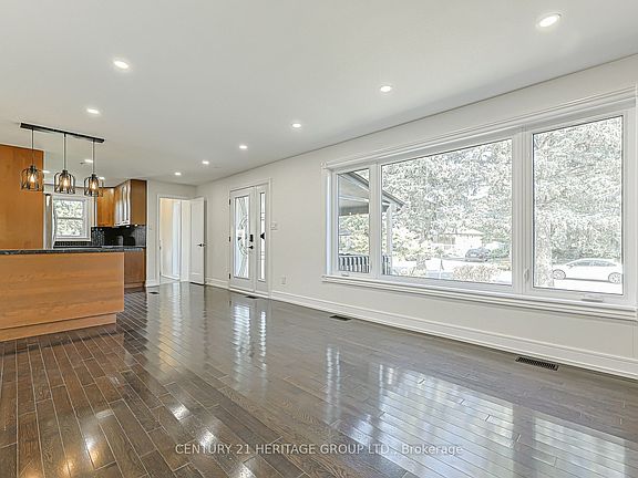 5th image of 314 Wenlock Ave