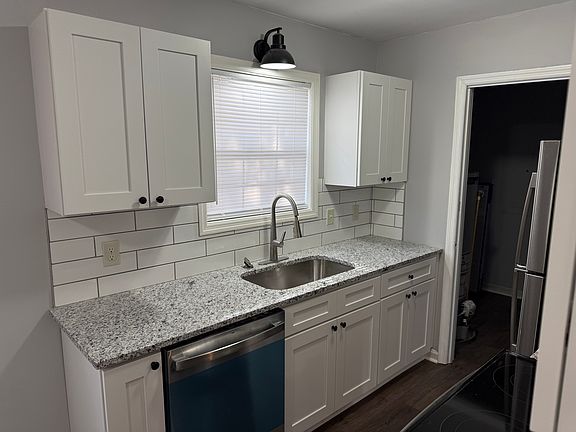 4th image of 1701 Owen Ave