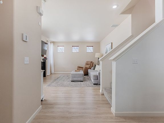 5th image of 1653 Riley Ln