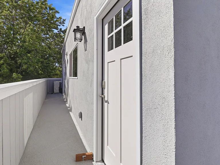 160 Harrison Ave #E1 — Photo 41