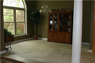 5th image of 2702 Beaumont Dr