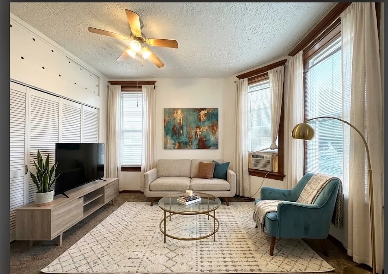 2 bed, 1200 sqft, $1,775 — Photo 2