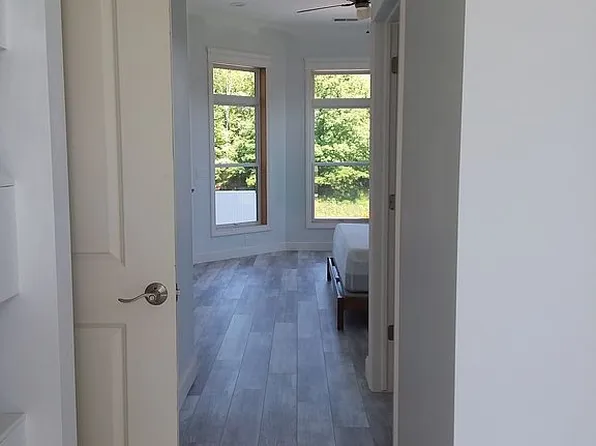 865 E Shoreline Dr, Hope, MI 48628