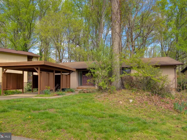 2604 Woodfern Ct, Woodbridge, VA 22192